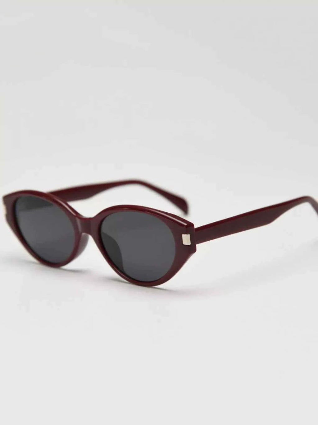Lightweight Cat-Eye Sunglasses